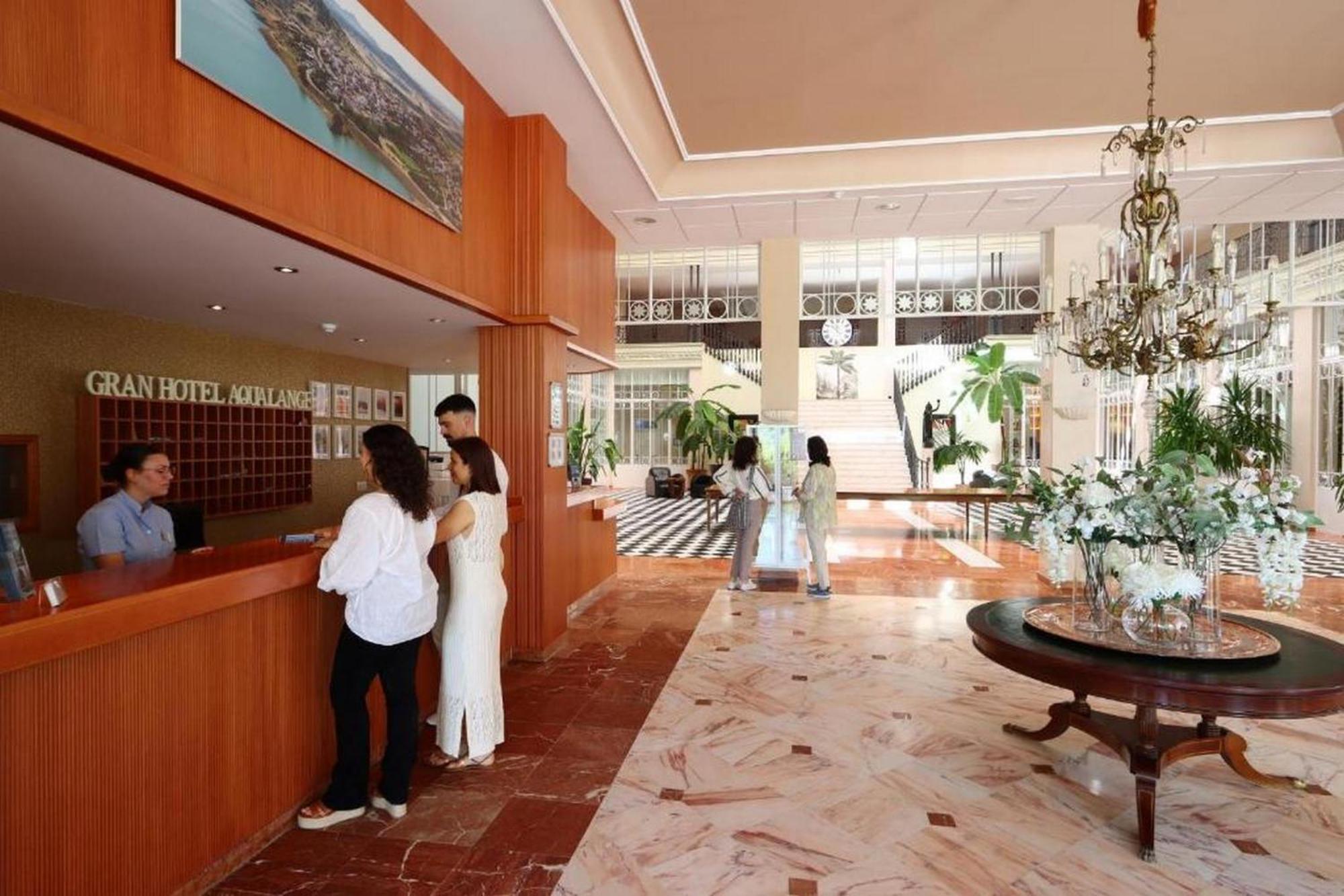 Gran Hotel Aqualange - Balneario De Alange Εξωτερικό φωτογραφία
